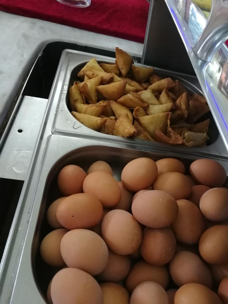 利文斯顿东方天鹅酒店 外观 照片