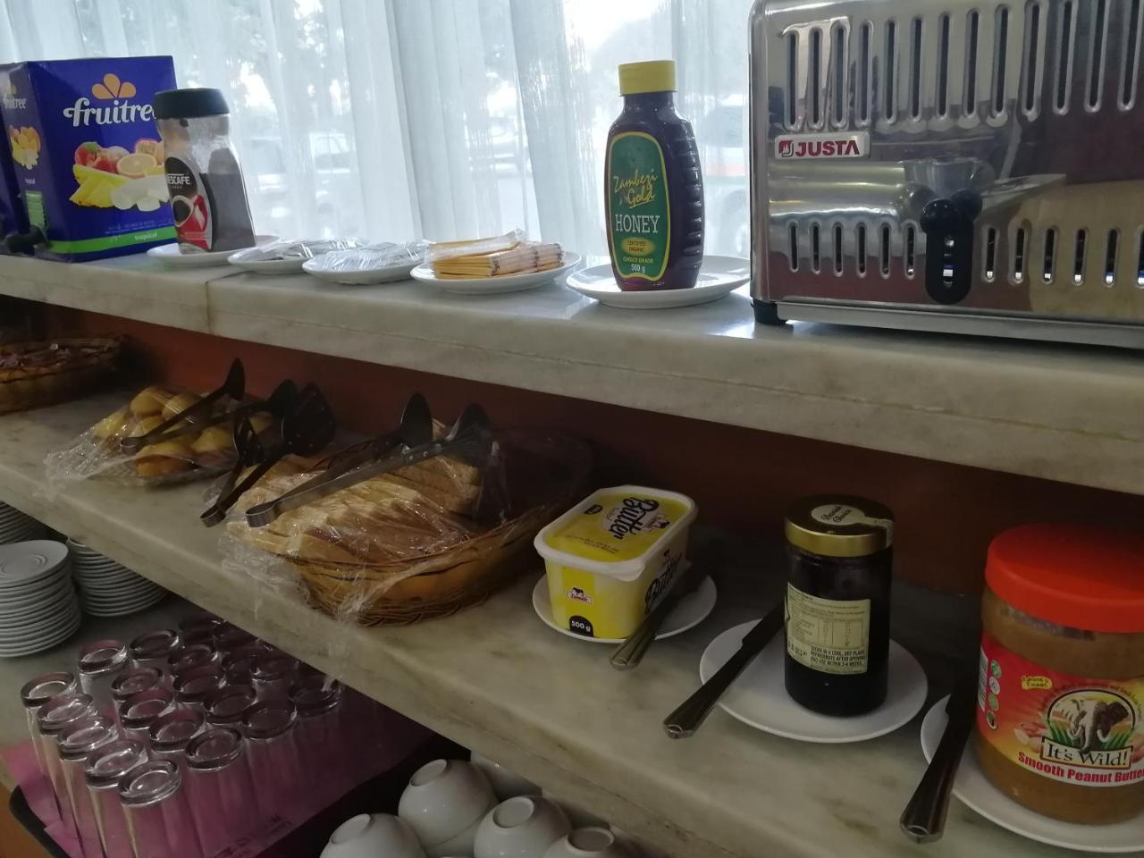 利文斯顿东方天鹅酒店 外观 照片